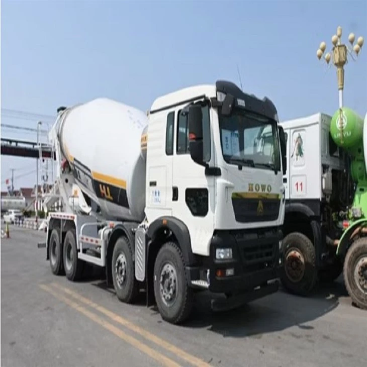 Használt 8×4 betonkeverő teherautó