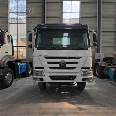 Felújított 371 LE Sinotruk HOWO nyerges vontató