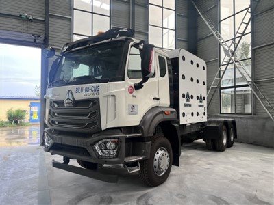 Sinotruck Howo CNG traktor teherautó
